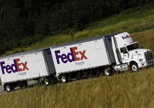 FedEx aiming to open new Louisville centre by May 2016