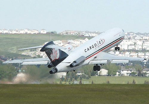 Canada Post Group signs $1bn air cargo deal with Cargojet