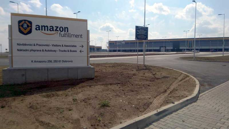 Industry Minister opens Amazon’s new Czech fulfilment centre