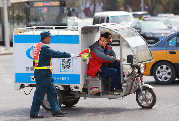 Shenzhen traffic authorities to set rules for delivery bikes and trikes