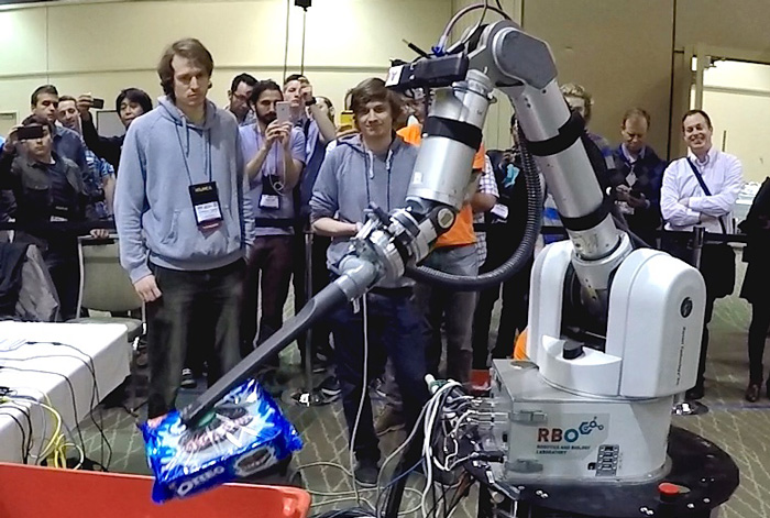 Amazon announces finalists for Robotics Challenge event