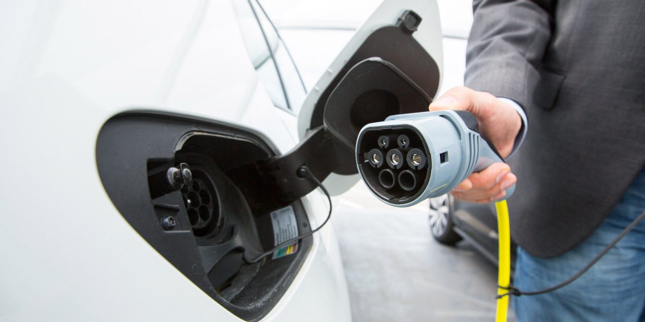 Government calls on UK councils to get involved in electric car charge-point funding scheme