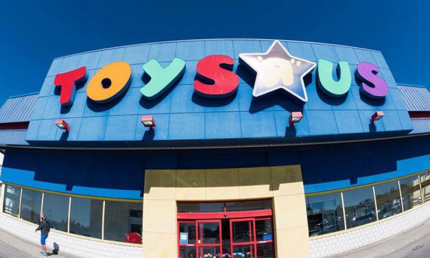 UK retailers Toys R Us and Maplin go into administration