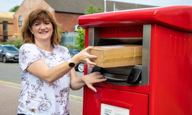 Nicky Morgan MP unveils Royal Mail’s first parcel postbox in Loughborough