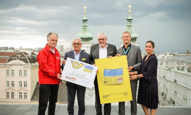 Austrian Post hands over donations raised from Ukraine Stamp