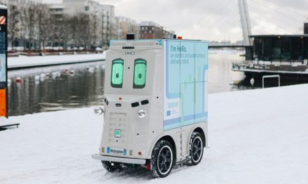 Cute emission-free robot makes Christmas deliveries in two Helsinki districts
