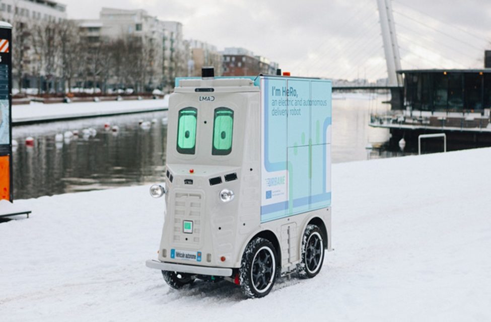 Cute emission-free robot makes Christmas deliveries in two Helsinki districts