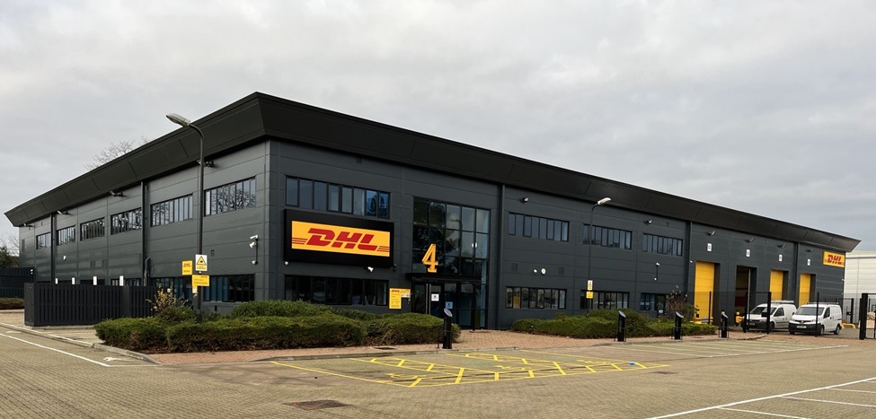 DHL eCommerce UK launches its first operationally carbon-neutral site