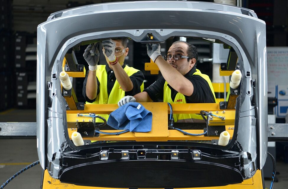  DHL Supply Chain “to lead the way” in advancing the electric vehicle market in Slovakia