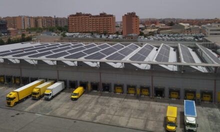 Correos installs new  photovoltaic panels in logistics centres across Spain