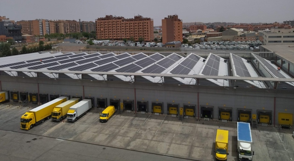 Correos installs new  photovoltaic panels in logistics centres across Spain