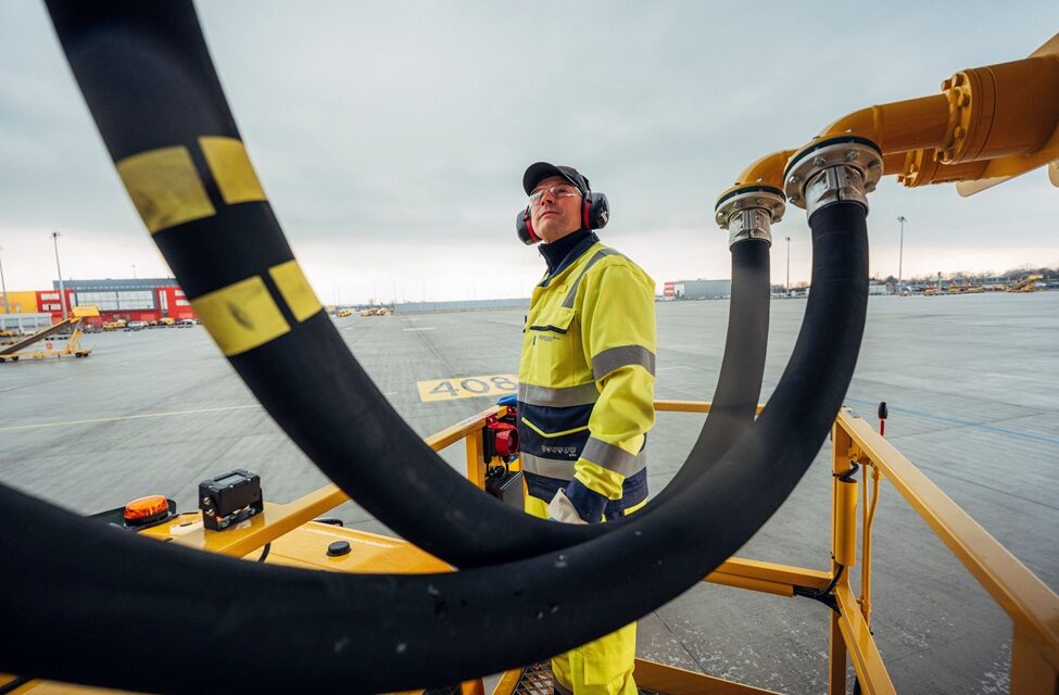 DHL to significantly reduce lifecycle greenhouse gas emissions on a major trade lane